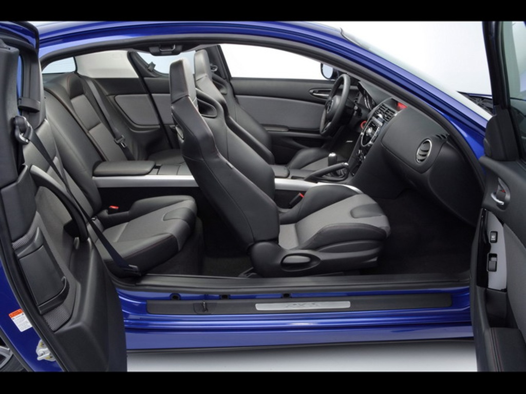 http://4.bp.blogspot.com/-nPeZIdM-bjg/TjdEHP1GVnI/AAAAAAAAztk/AdJUtbtYy6A/s1600/2011_Mazda_RX_8_interior_concept.jpg