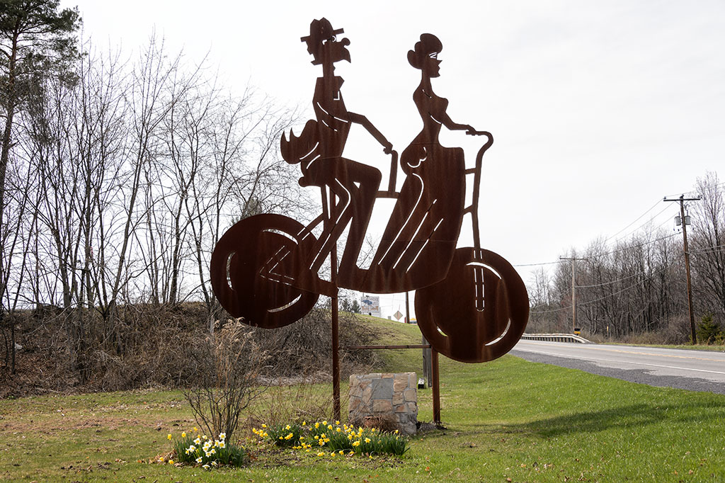 Lincoln Highway Roadside Giant - Bicycle Built for Two