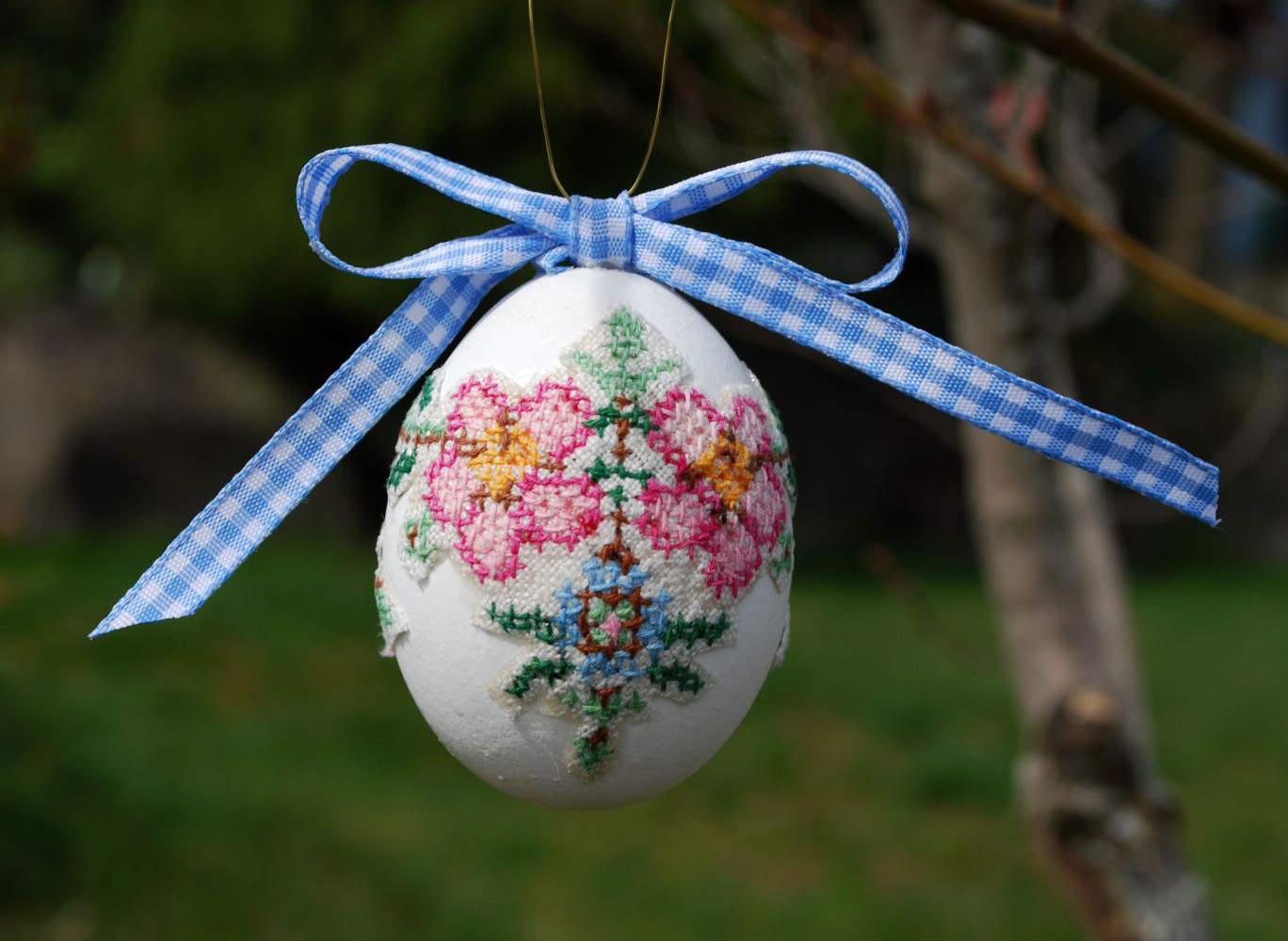 A patchwork world tutorial tuesday embroidered easter eggs the easy way A patchwork world tutorial tuesday embroidered easter eggs the easy way