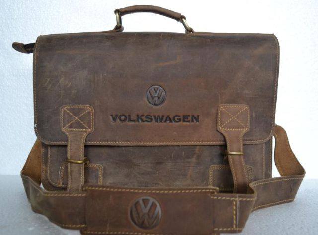 Tas Kerja Selempang Pria Volkswagen Cokelat Gelap Tas Kerja Selempang Pria Volkswagen Cokelat Gelap