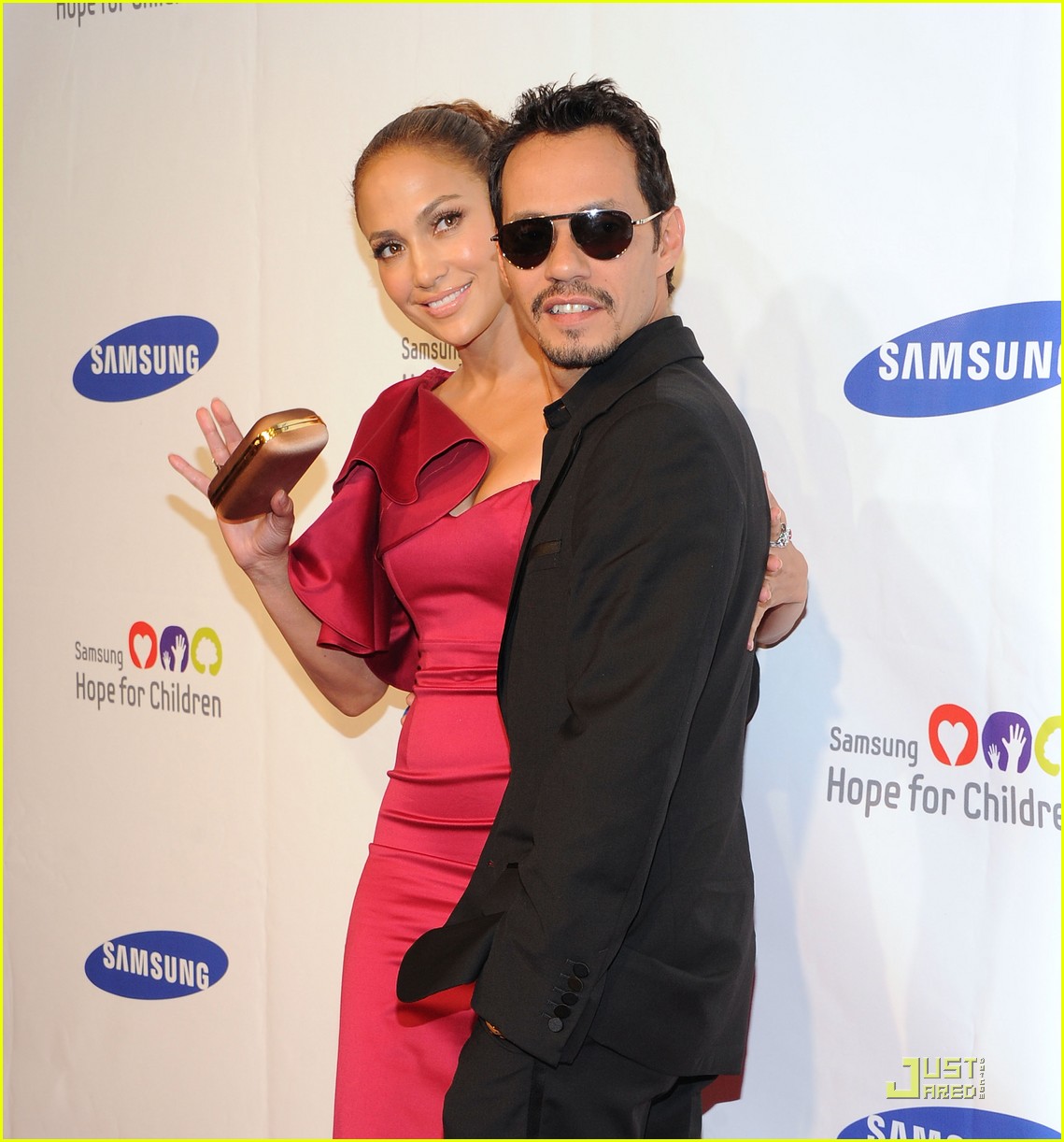 http://4.bp.blogspot.com/-nTLXlAFTLkk/Te8Yt6Aat6I/AAAAAAAAACY/FF0oAPhtIL8/s1600/jennifer-lopez-samsung-gala-03.jpg