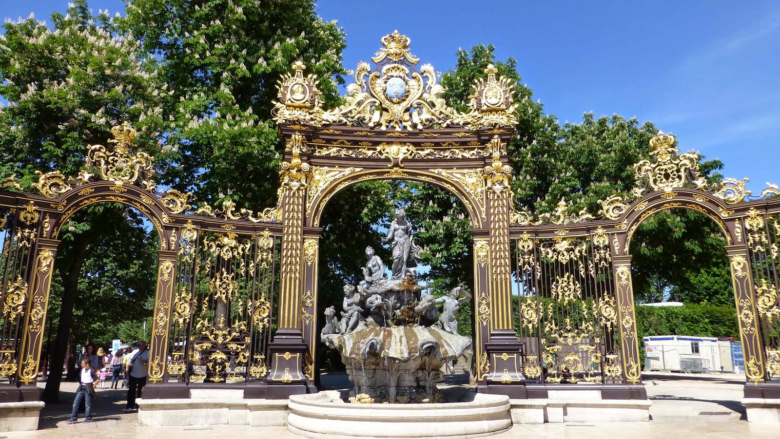 Une des quatre portes de la Place Stanislas
