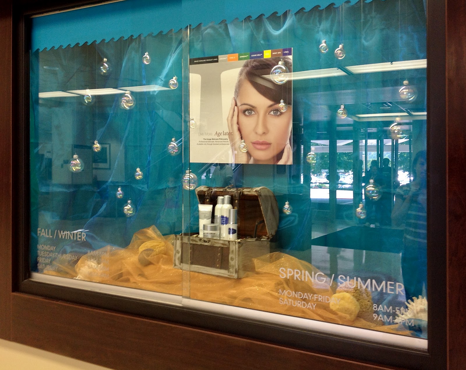 STUDIO 1030 Window Display Cases