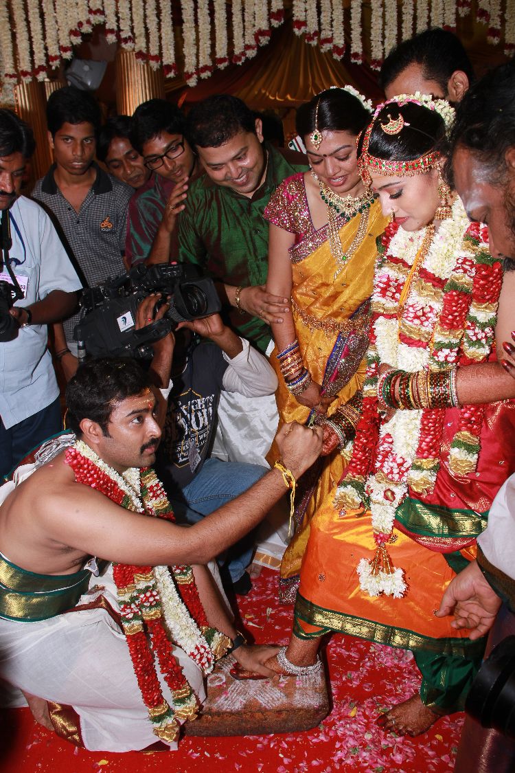 serial actress santhoshi first husband photos