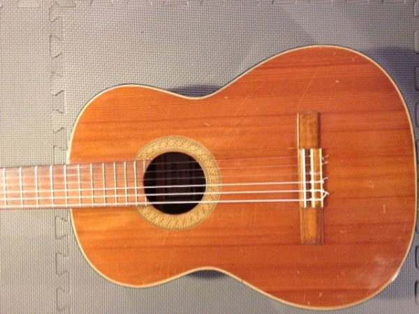 Craigslist Vintage Guitar Hunt: Ventura Bruno Classical ...