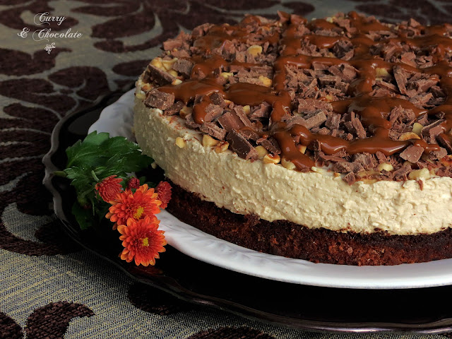 Tarta mousse de café con cobertura de chocolate, avellanas y dulce de leche – Coffee mousse cake Tarta mousse de café con cobertura de chocolate, avellanas y dulce de leche – Coffee mousse cake