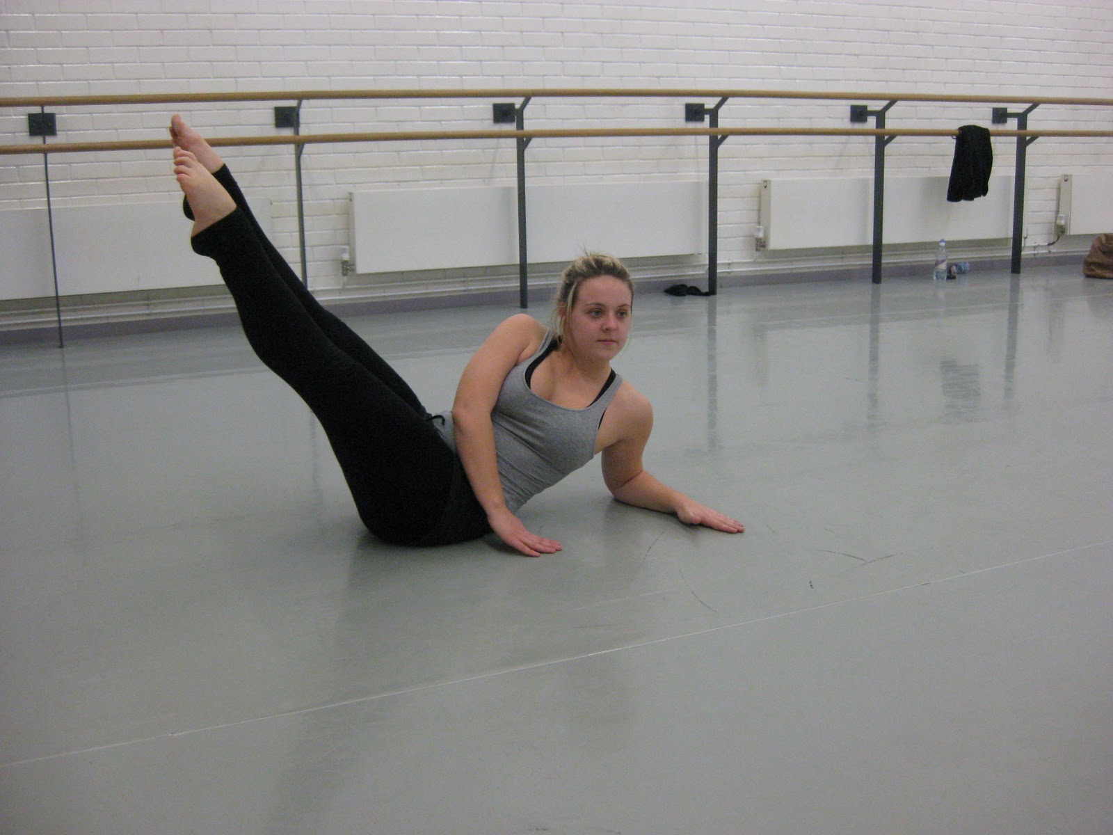 Advanced Contemporary Dance Technique 31.10.2011 Release and Repetition