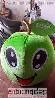 may mascot trái táo