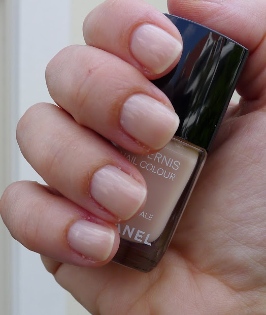 noa's beauty chanel beige