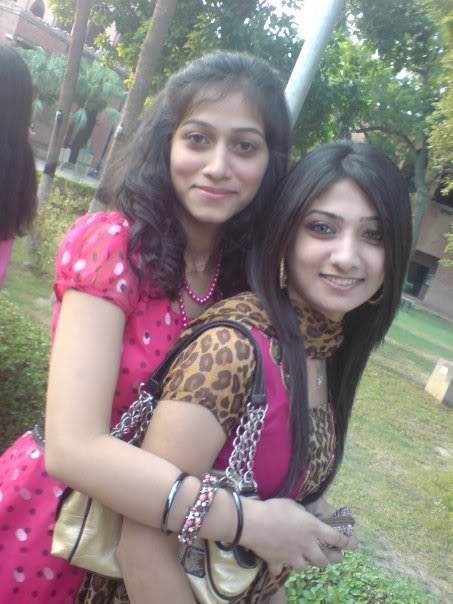 pakistani college girls pakistani college girls