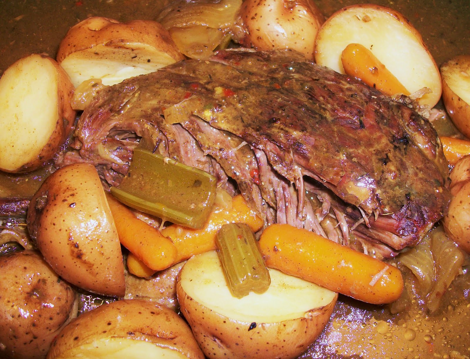 What's Cooking With Melissa? Roast in the Oven with Beef & Veggies