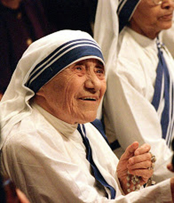 🙏 "Madre Teresa Di Calcutta" Ama la vita..