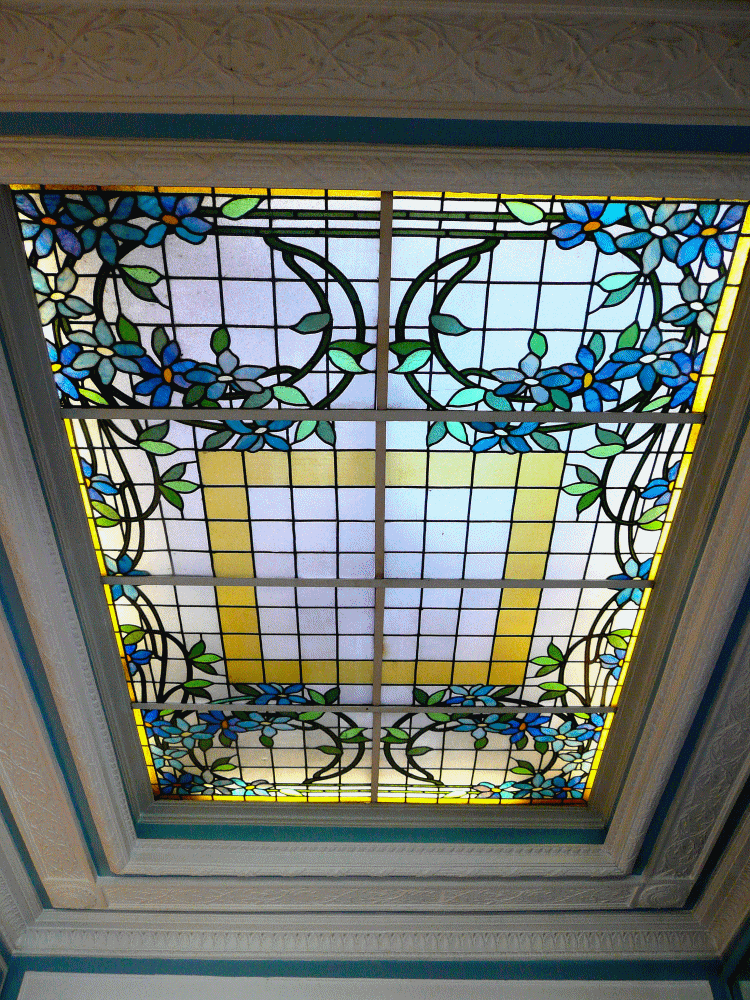 Magical Art Nouveau. La Maison Dorée à Charleroi (intérieurs).