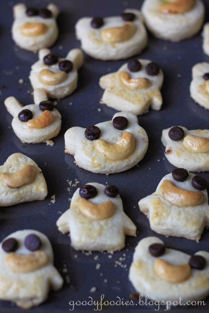 GoodyFoodies Recipe Cute animal cashew nut cookies (CNY)