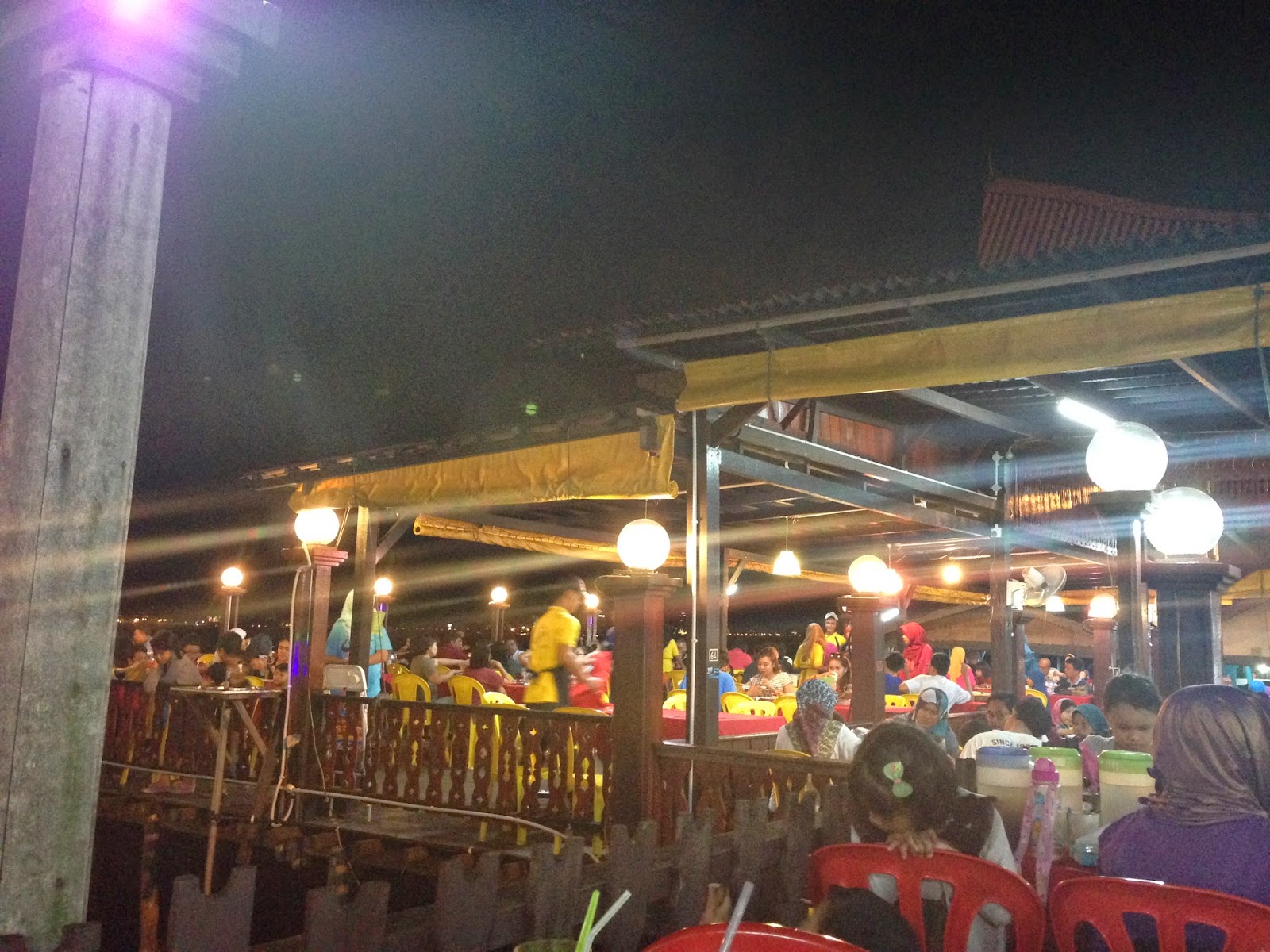 Copyright © 2014 Shea Sonia (@SheaSonia) ALL RIGHTS RESERVED Selera Senibong Seafood