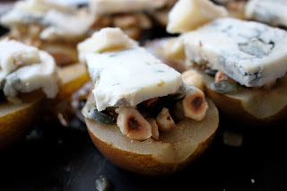 Gegratineerd peertje met noten en gorgonzola Gegratineerd peertje met noten en gorgonzola