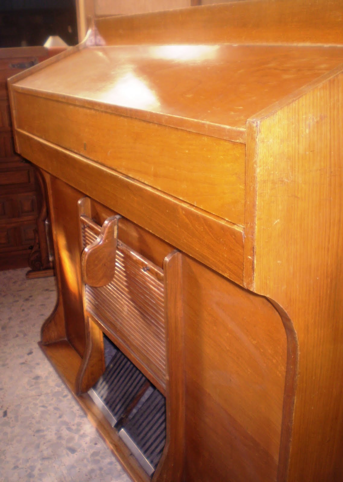 Restauracion Muebles COMPRA VENTA DE MUEBLES ANTIGUOS, RESTAURADOS Y