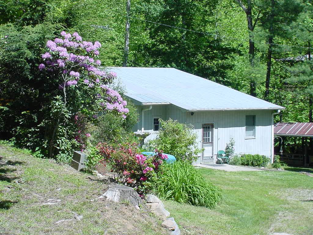 Brown Mountain Lodge and Creekside Cozy Cabin Rentals Wilson Creek NC