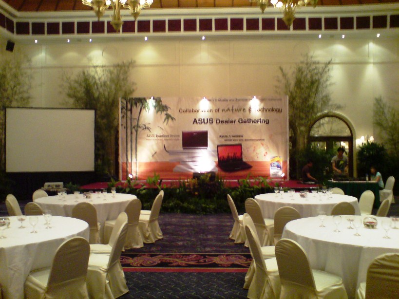 Alamanda Puspita: Dekorasi Event (Gathering, Launching Produk, Reuni