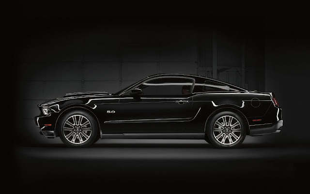 Ford Mustang GT black wallpaper