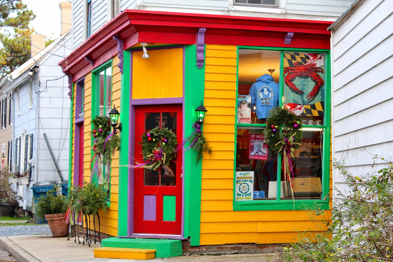 figs flowers food CAN'T GET ENOUGH OF CHRISTMAS ST. MICHAELS