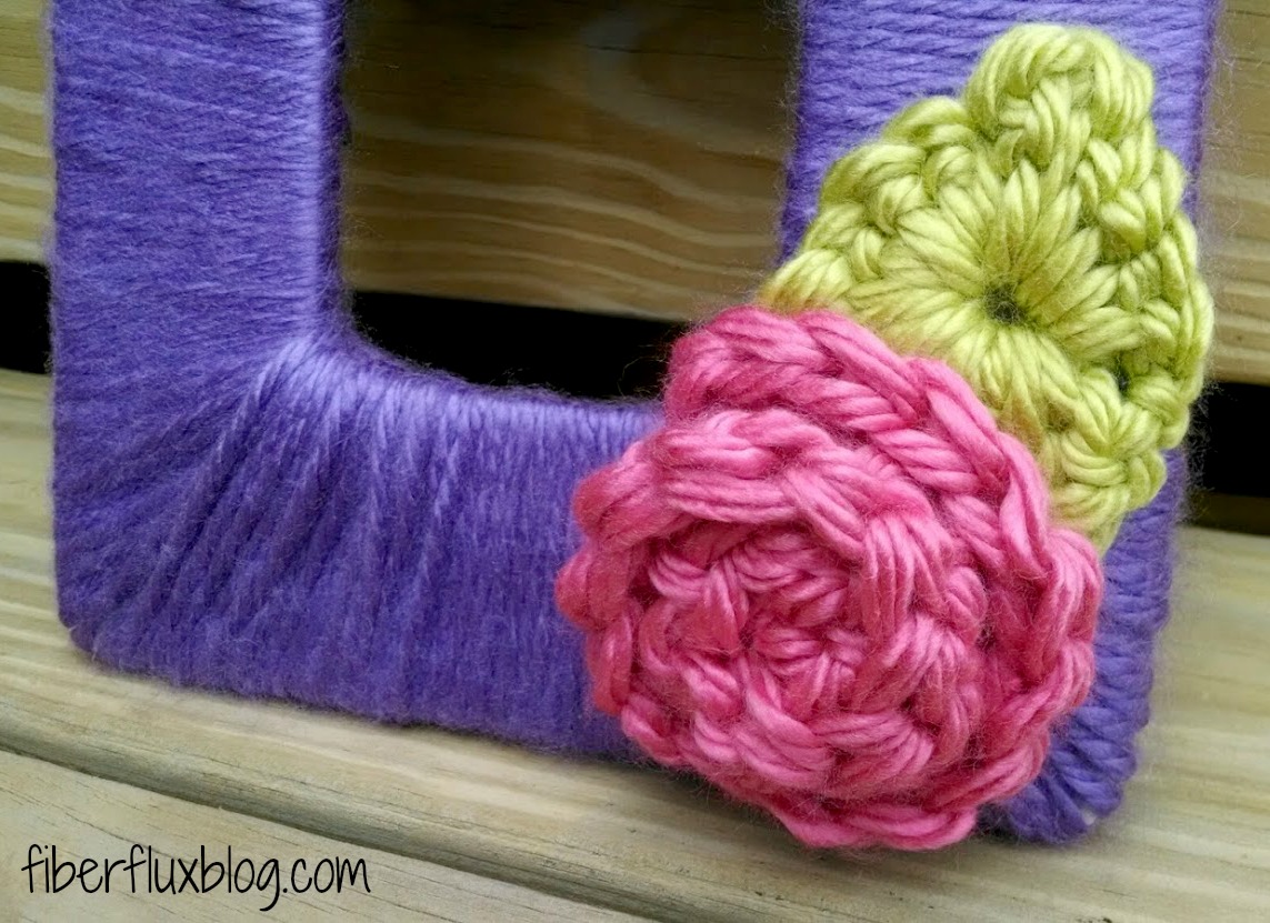 Fiber Flux Free Crochet Pattern + Project...Blooming Photo Frame!