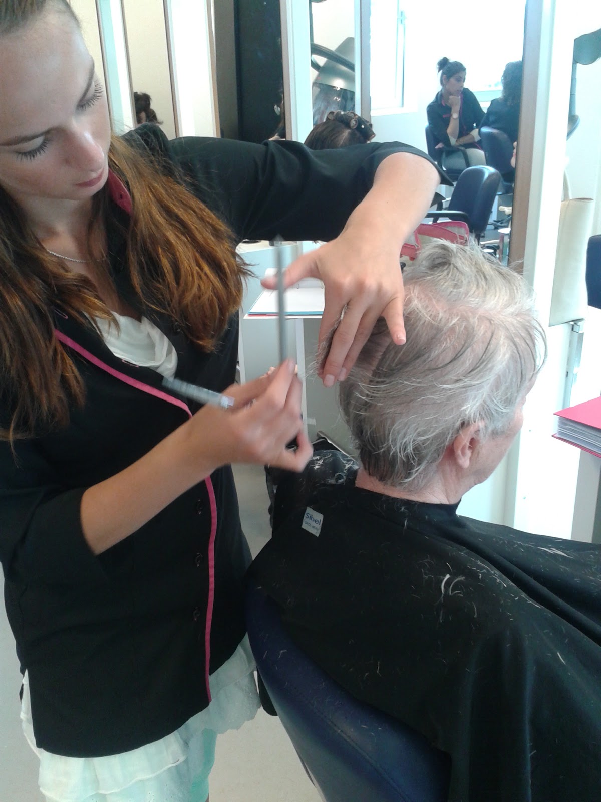My life as a hairdresser model knippen en föhnen My life as a hairdresser model knippen en föhnen # Wasbak Haren_193205