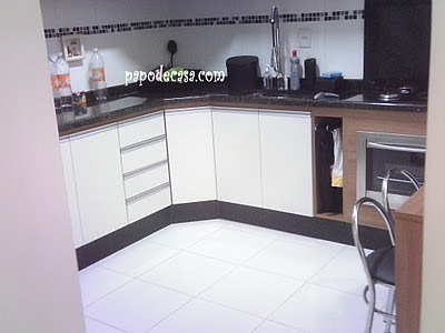 Papo de casa: porcelanato preto na cozinha... sim ou não??? Integrando com laminado e porcelanato
