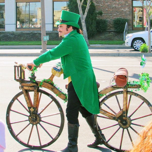 Dublin St Patrick's Day Parade 2014 // Pirate Leprechaun & His Old Fashioned Bicycle Dublin St Patrick's Day Parade 2014 // Pirate Leprechaun & His Old Fashioned Bicycle