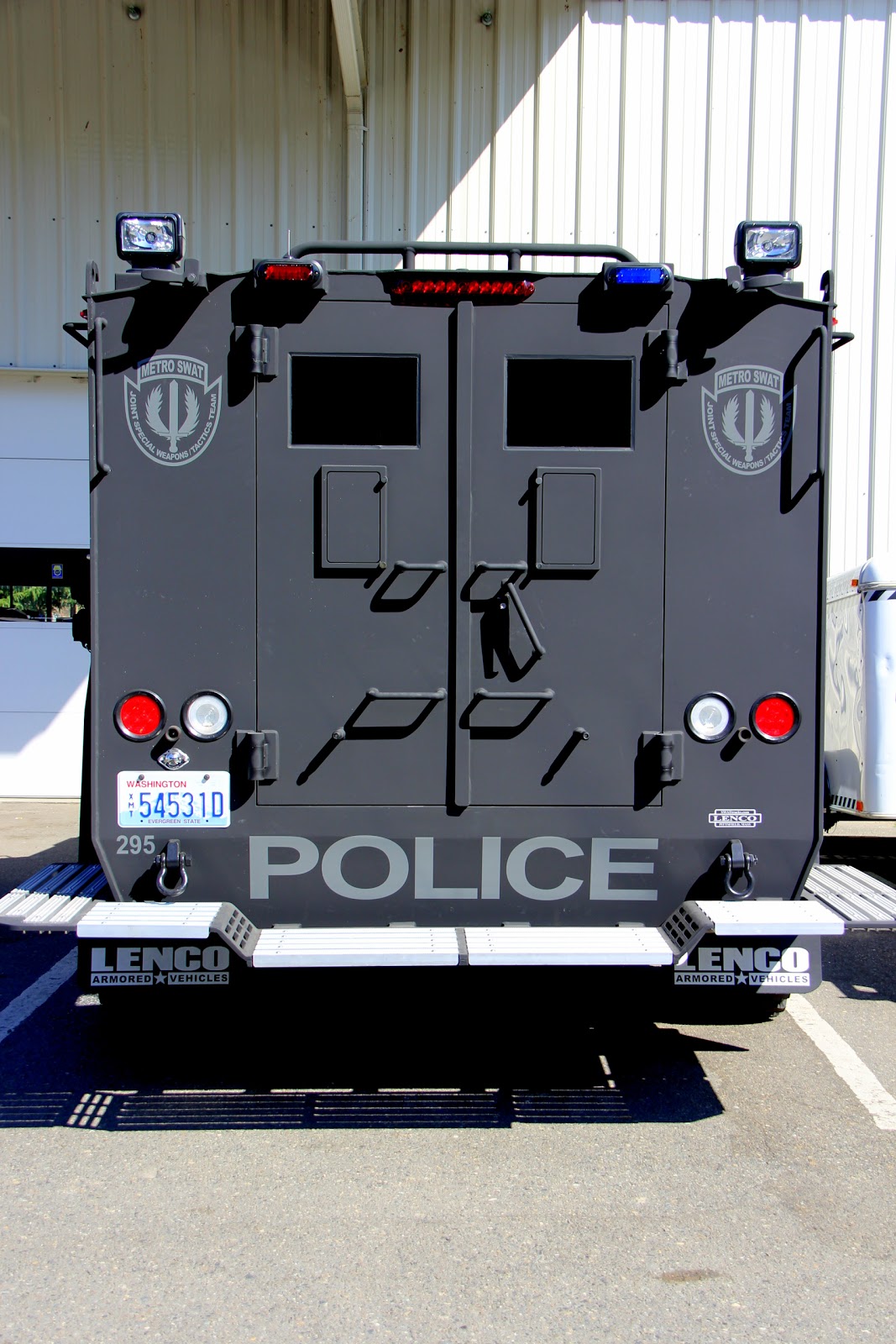 Fife Police Department Meet METRO SWAT’s armored vehicle!