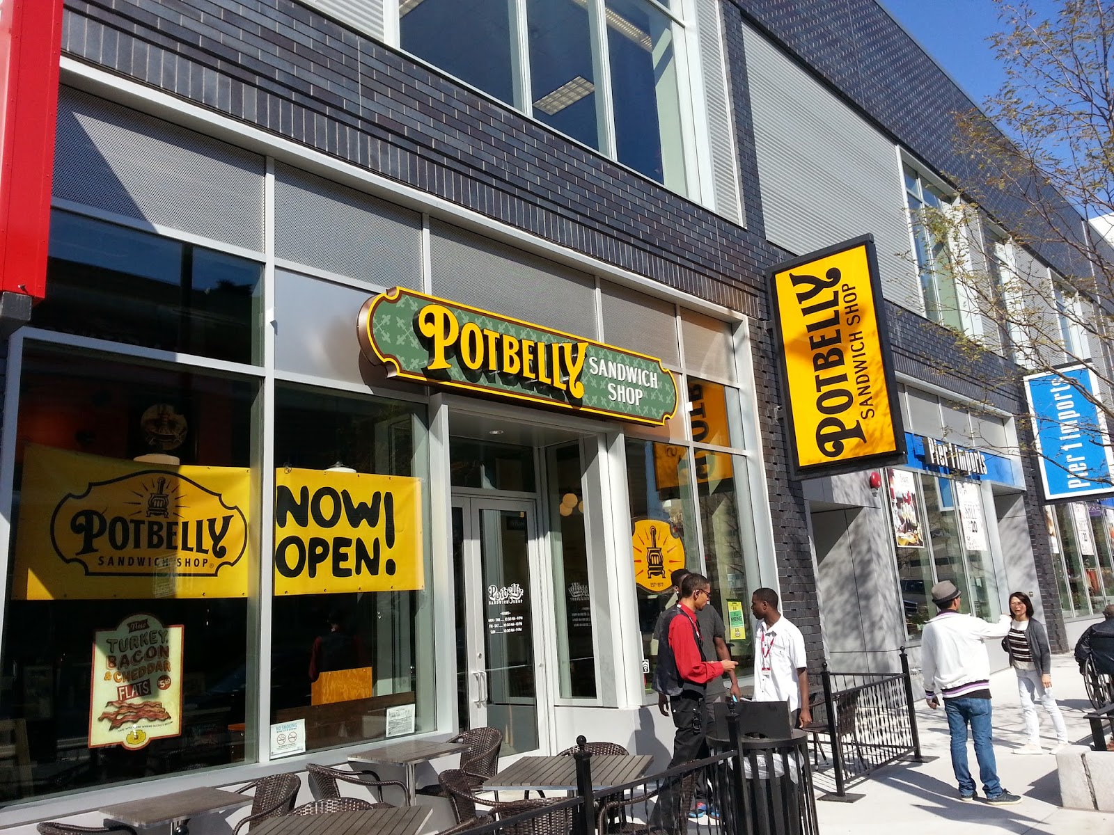 The Chicago Real Estate Local Photos! The Maxwell shopping mall in South Loop continues