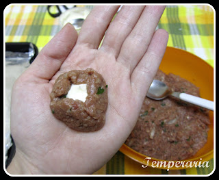 Receita de Almondega recheada com requeijão cremoso Receita de almondega