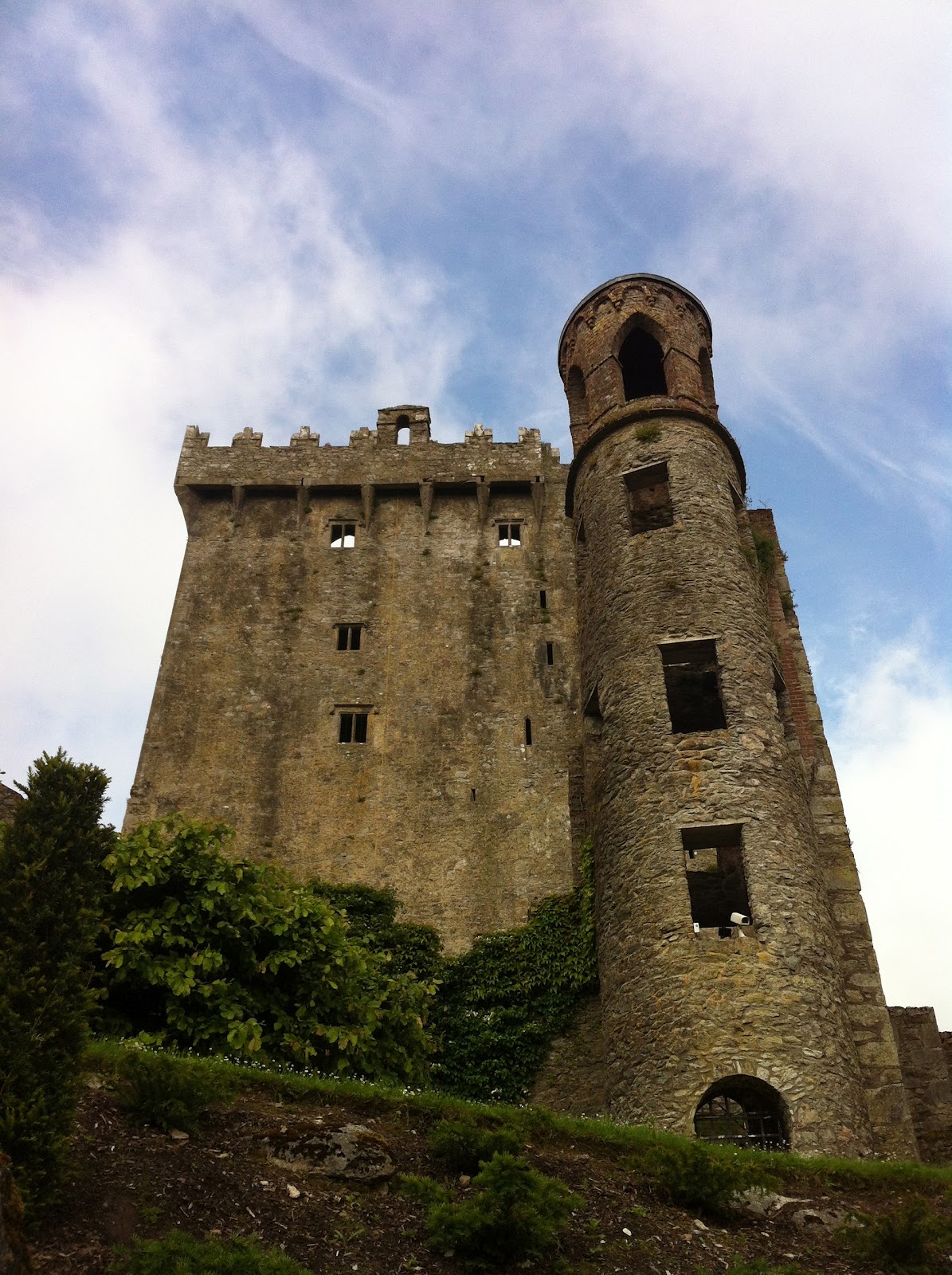 612 Stories Ireland Day 3! Blarney Castle, Woolen Mills & Cobh!