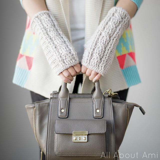 tangled happy: Cabled Wrist Warmers