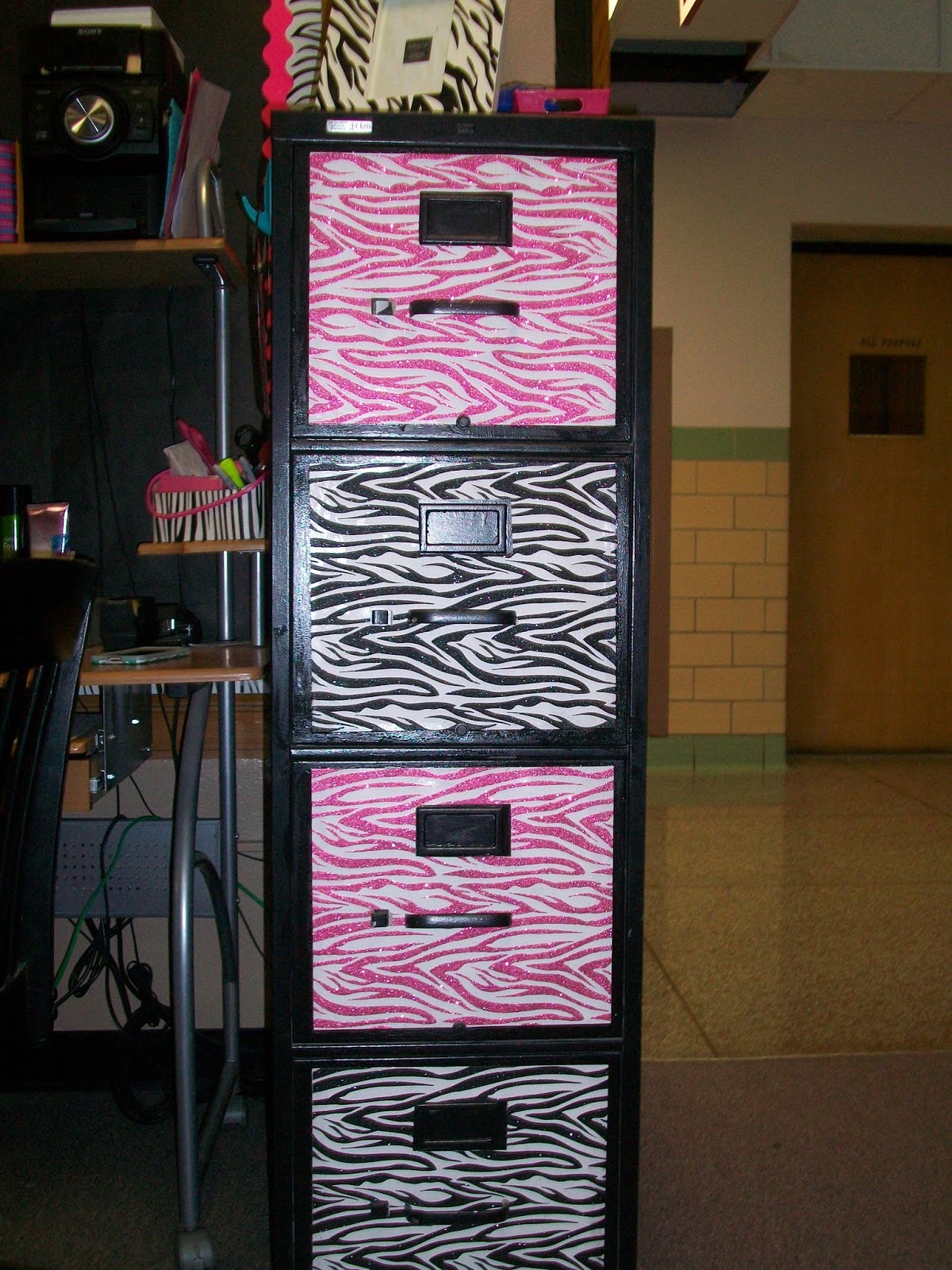 Kinder Humor A Tour of My Zebra Print Classroomand Freebies!