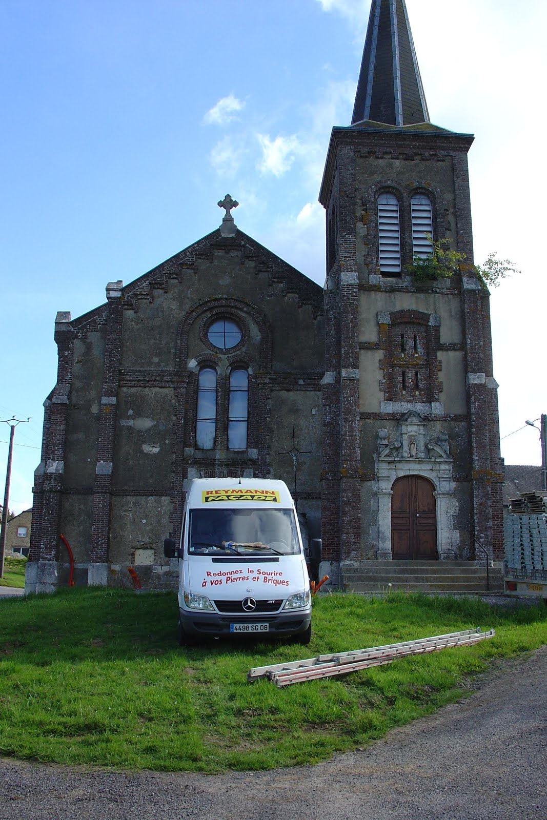 La facade avant les travaux de ravalement (Beaulieu, ardennes)