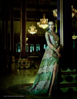 Kebaya Modifikasi Anne Avantie Hijau Glamour