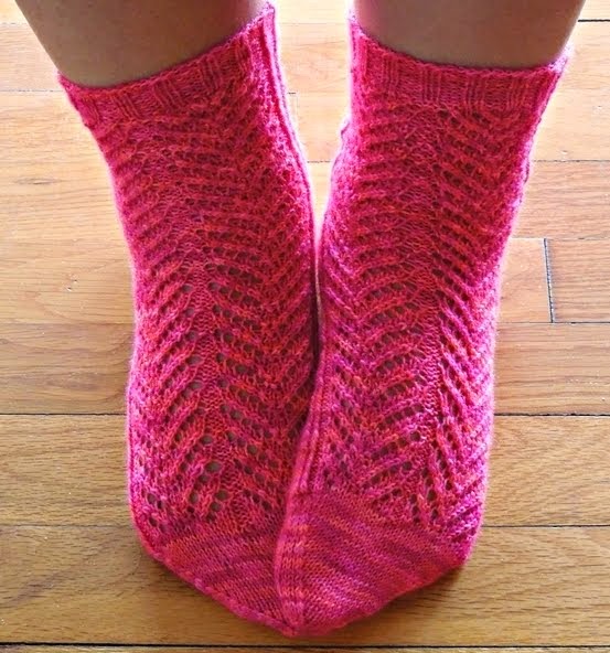 Fraoula lace ankle socks - Buy through Ravelry  //  καλτσες φραουλα με δαντελα - αγορα μεσω ravelry