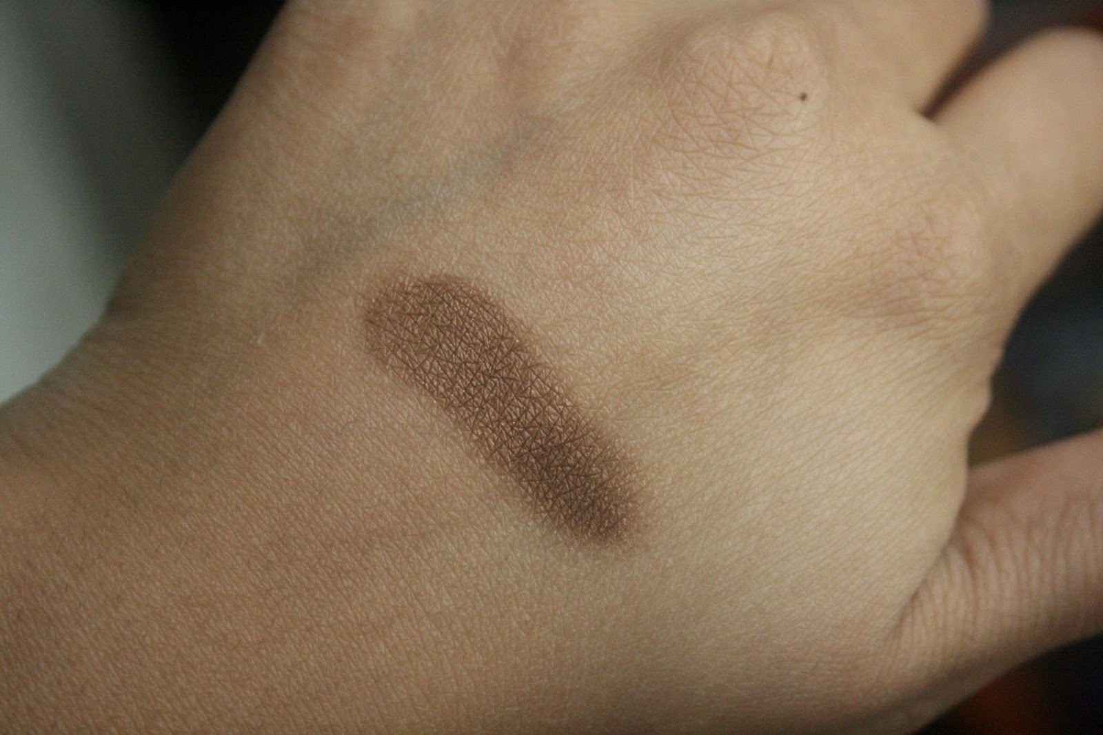Dolce & Gabbana Perfect Mono Cream Eye Colour in Bronze Swatch Dolce & Gabbana Perfect Mono Cream Eye Colour in Bronze Swatch
