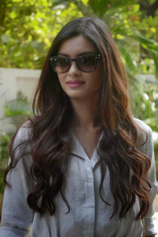 diana penty hot hd wallpaper diana penty hot hd wallpaper