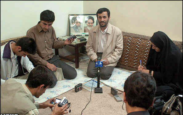 lwpnthgn Siapa Berani Meminjam Cermin Mahmoud Ahmadinejad?