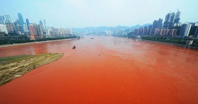 sungai yangtze bertukar merah1