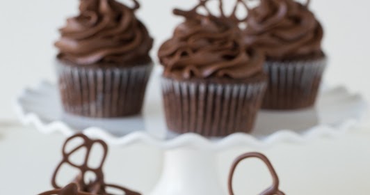 Recipes For You: Chocolate Cupcakes