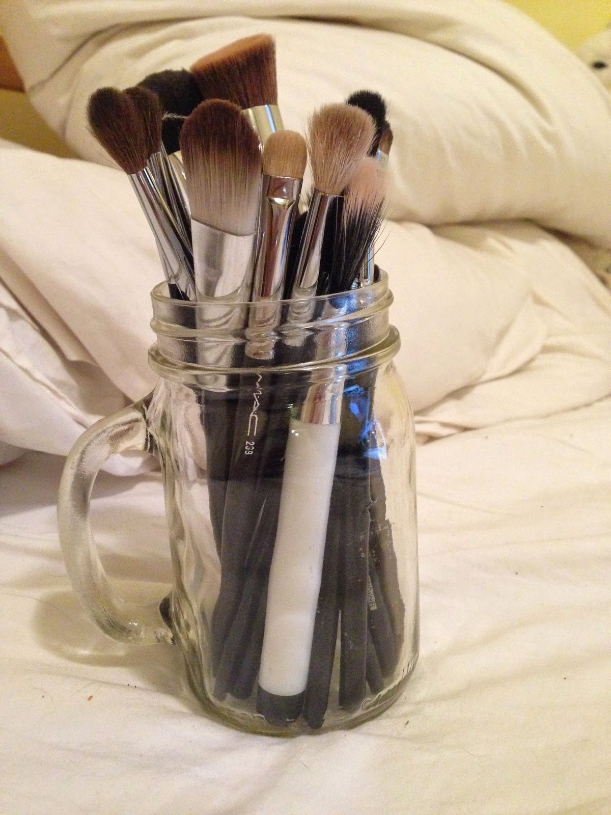 Life as a Junicorn DIY "Chalkboard" + Pearls Mason Jar Makeup Brush Holder!