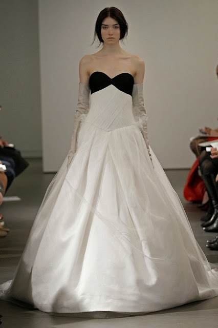 Vera Wang Black and White Wedding Dress 03