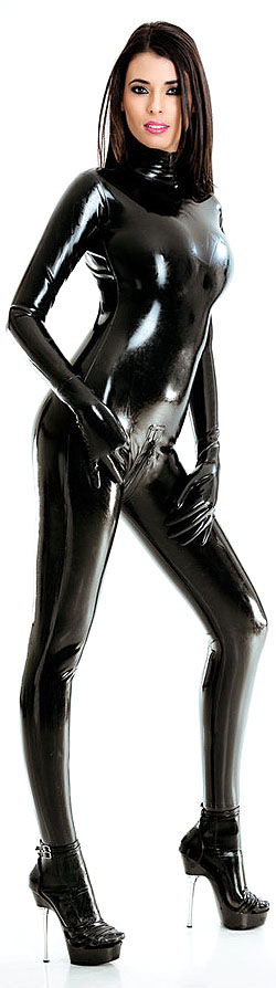 Latex suit for dirty water by Ricchy.ch bodyphotoexpert