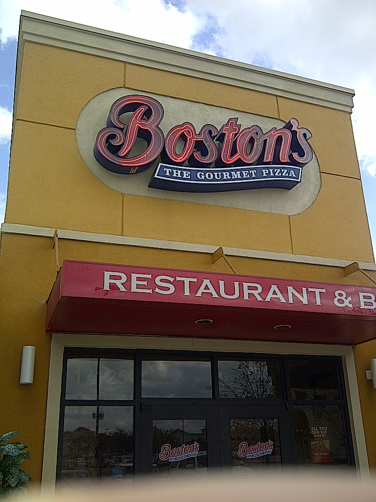 Review Boston's The Gourmet Pizza