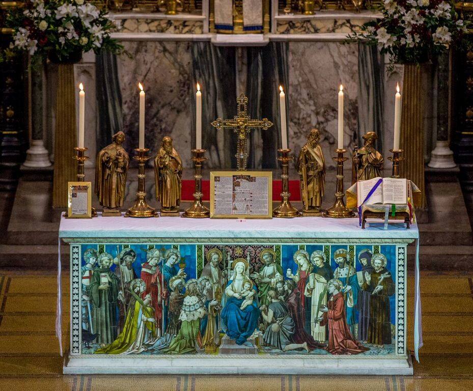 A Catholic Life Solemn High Mass at St James in London