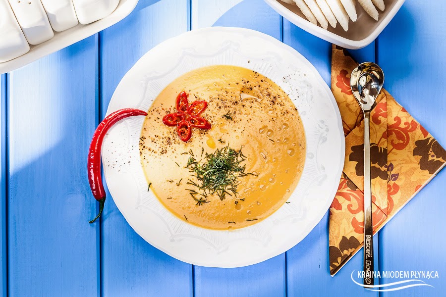 zupa z batatów i serka topionego zupa z batatów, zupa batatowa, zupa ze słodkich ziemniaków, zupa z serkiem topionym, zupa krem, kraina miodem płynąca