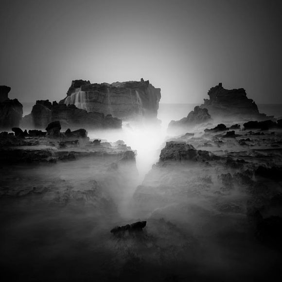 Hengki Koentjoro fotografia paisagem onírica natureza preto e branco Hengki Koentjoro fotografia paisagem onírica natureza preto e branco
